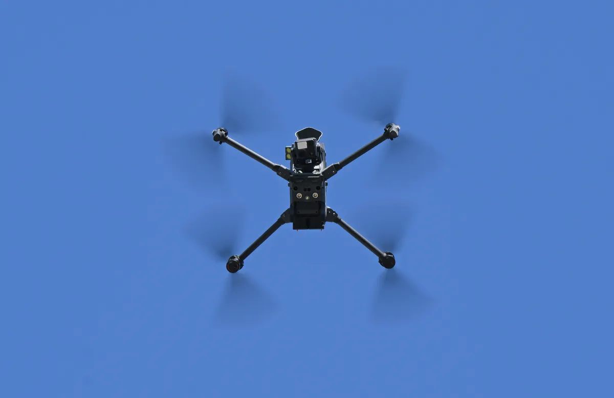 Agencija za civilno letalstvo tarča hekerjev, dokopali naj bi se do osebnih podatkov pilotov dronov