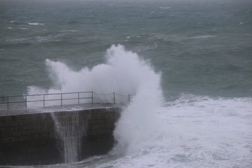 Visoki valovi, združeno kraljestvo, Isha