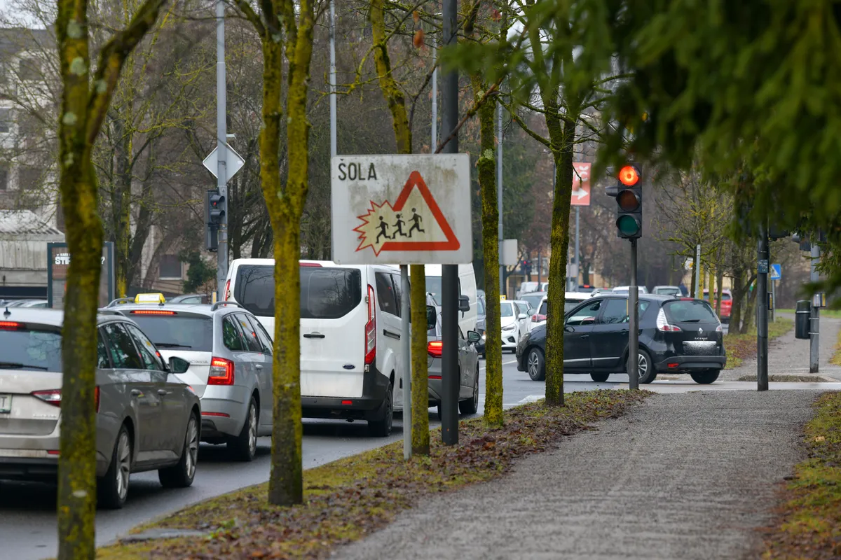 Od danes večmesečna zapora prometne ulice, ki je tik ob nakupovalnem centru (FOTO)