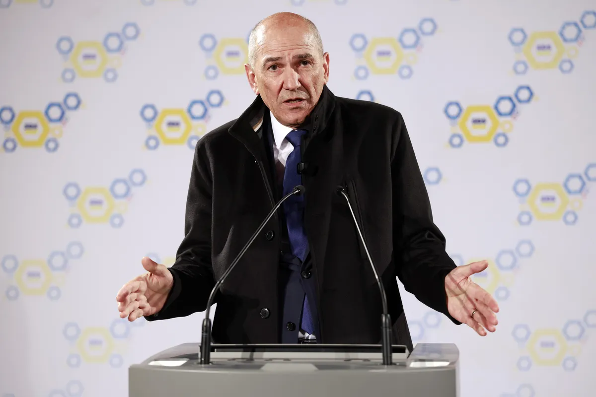 SDS vložila nov ugovor na izvedbo volitev. Menijo, da so bile nepravilnosti tudi v Argentini