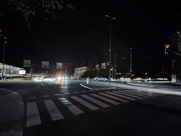 Ljubljanske ulice zvečer nekaj časa v temi. Kaj je razlog? (FOTO & VIDEO)