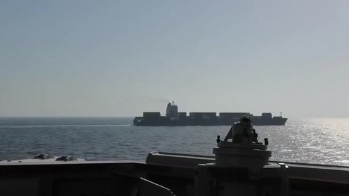 ZDA prestregle tovorno ladjo z iransko zastavo