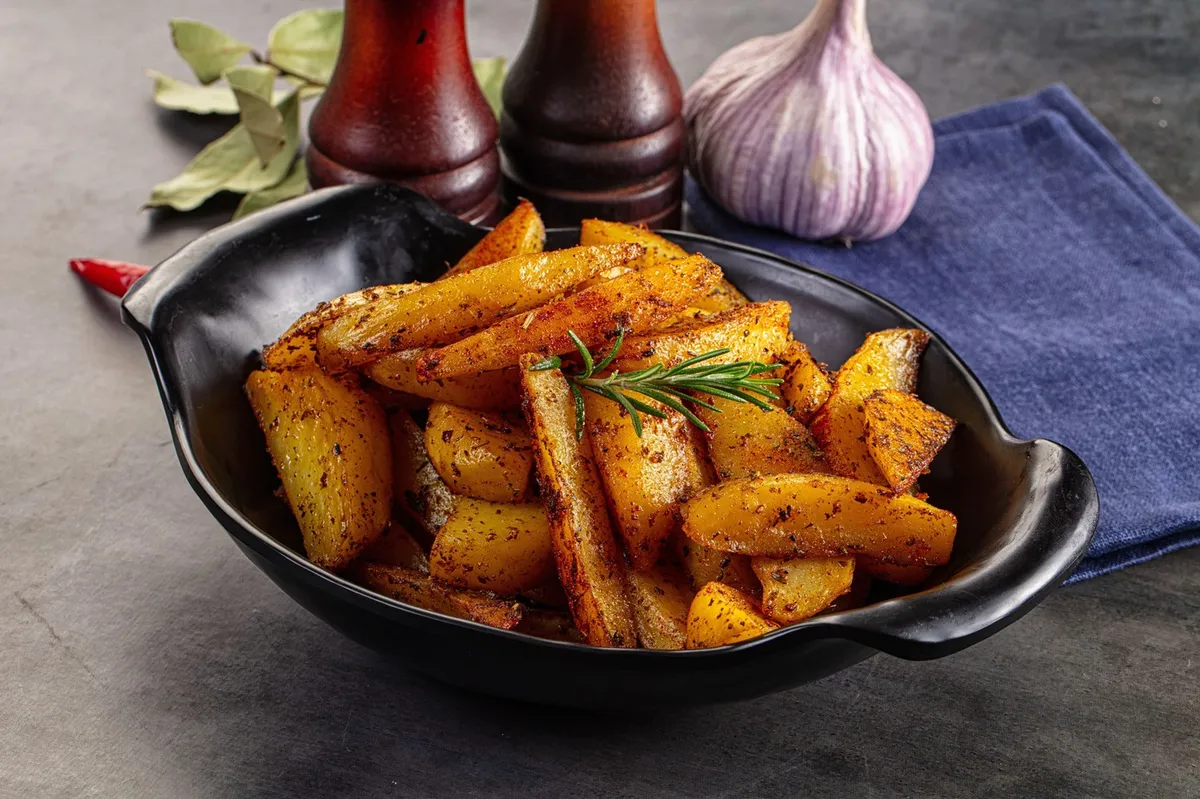 Ste že kdaj spekli tak krompirček? Ena sestavina naredi čudež