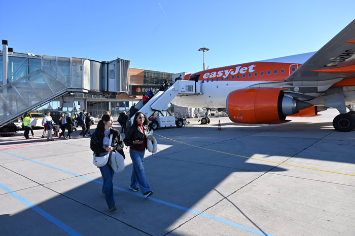 Pred prvomajskimi prazniki: kdo zaradi dražjega goriva viša cene letom