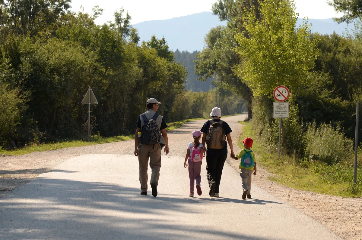 Obnašanje turistov v Notranjskem parku bodo nadzorovali policisti na konjih