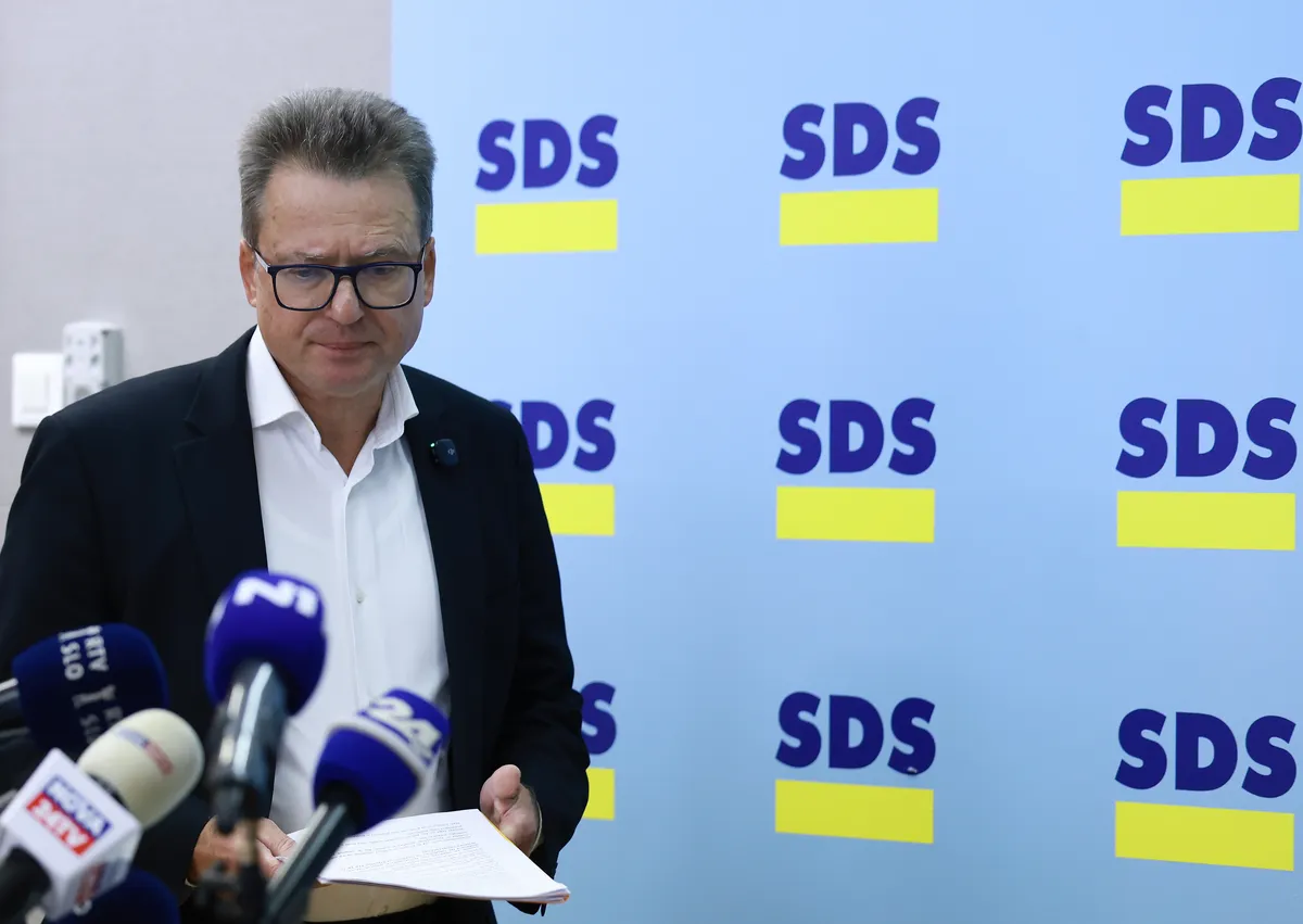 Zvone Černač iz SDS ostro nad poslanca Logarjevih Demokratov Tadeja Ostrca: Volitve takoj