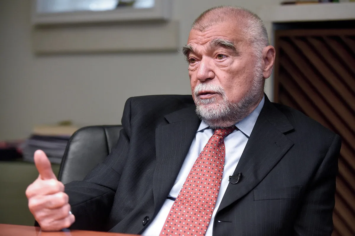 Nekdanji hrvaški predsednik Mesić kritičen do politikov, ki tolerirajo NDH: "To je sramotno"