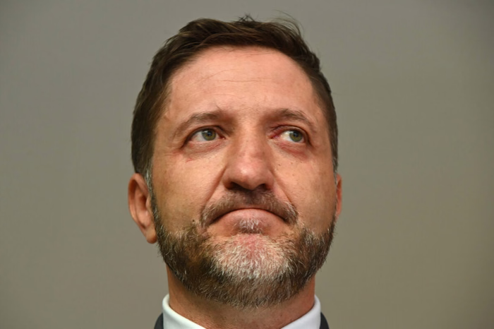 Katere so prve ideje na Boštjančičevem seznamu za varčevanje