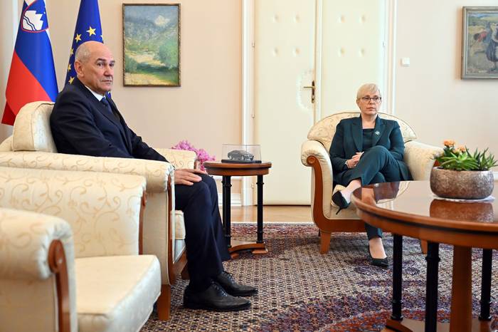 Predsednica o domnevnih Janševih grožnjah in pošiljanju Goloba na Dob: "Tega nisem razumela na ta način"