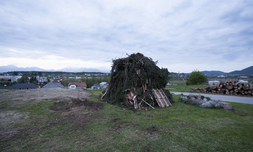 29. April 2015V Goričanah je vse pripravljeno za kresovanje.