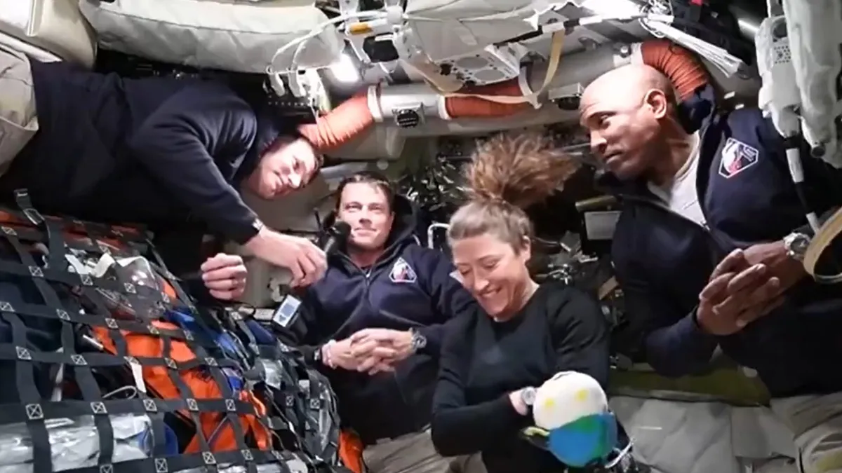 Kanadski astronavt v sporočilu iz vesolja: "Človeštvo je znova pokazalo, česa je sposobno"