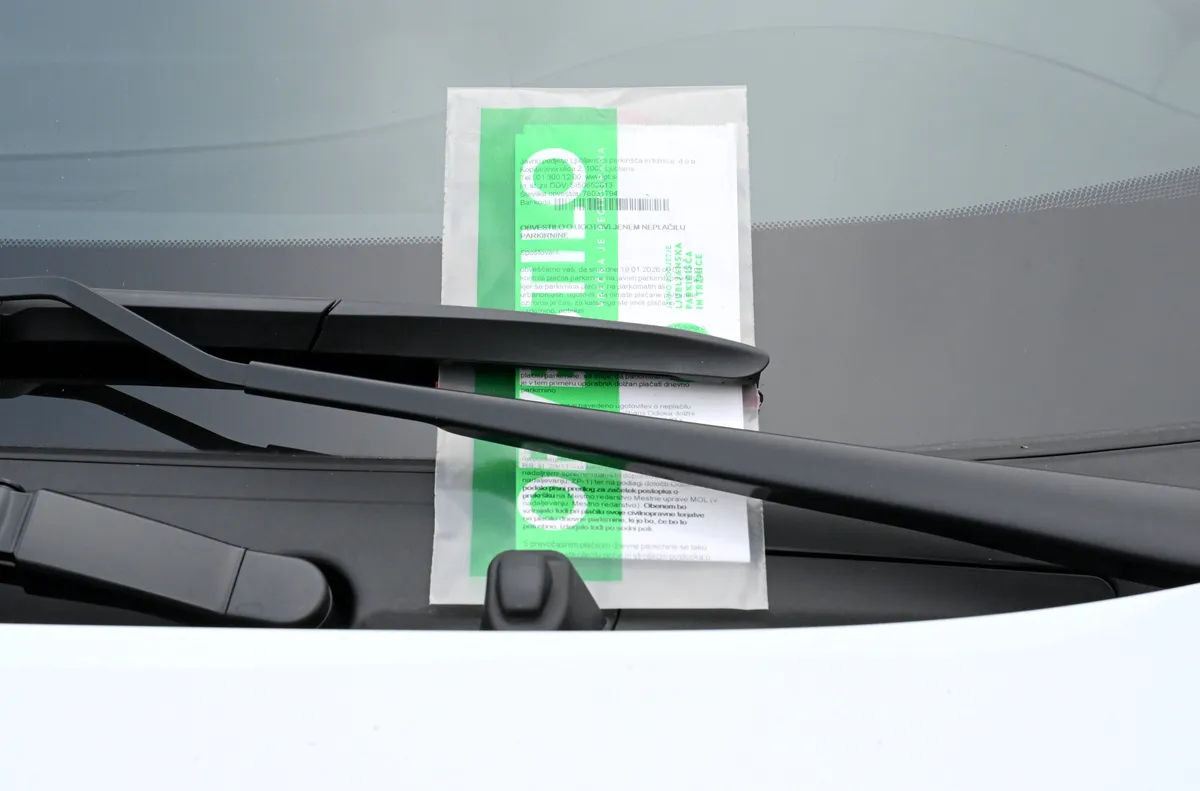 Neuradno zbranih dovolj podpisov za referendum o ljubljanskem parkirnem režimu