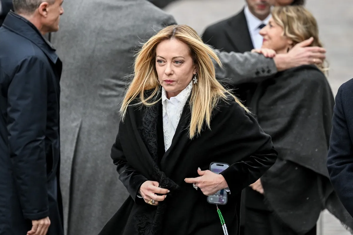 Objavili fotografijo Meloni in mafijca, ki se je hvalil tudi s političnimi povezavami