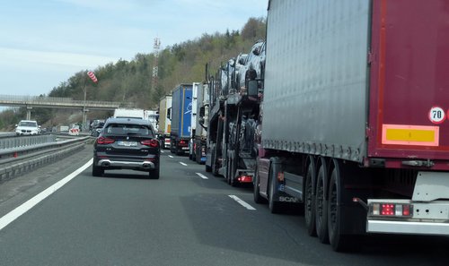 Slovenija, Postojna, 11.04.2026, 11. april 2026Gneča avtomobilov in tovornjakov na primorski avtocesti. P