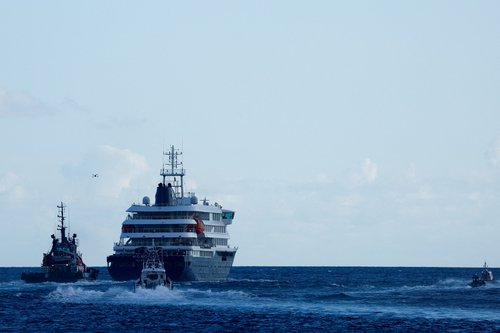 Ladja MV Hondius odhaja s Tenerifa
