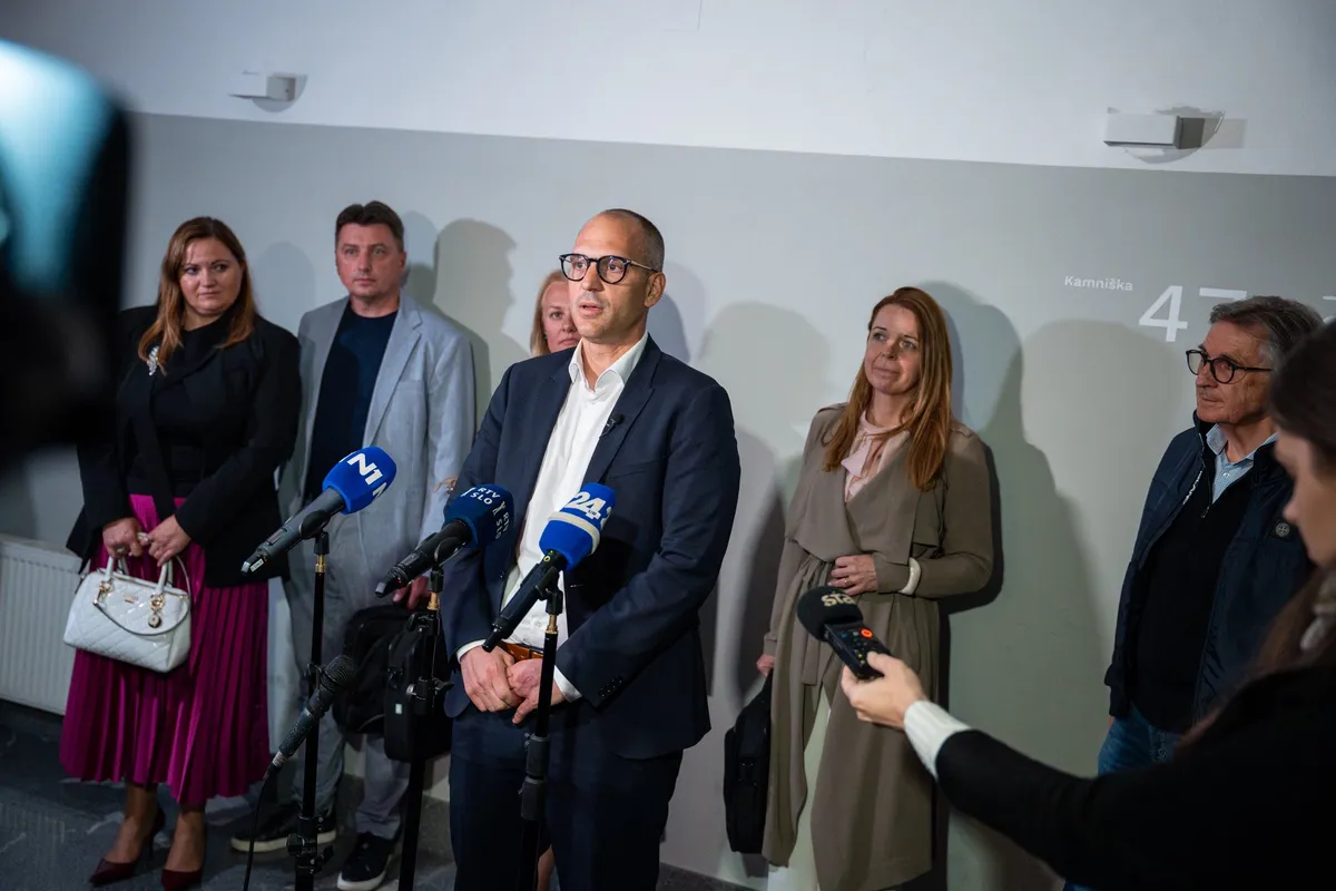 Kako je potekalo glasovanje Demokratov o vstopu v Janševo vlado in kako ocenjujejo koalicijsko pogodbo
