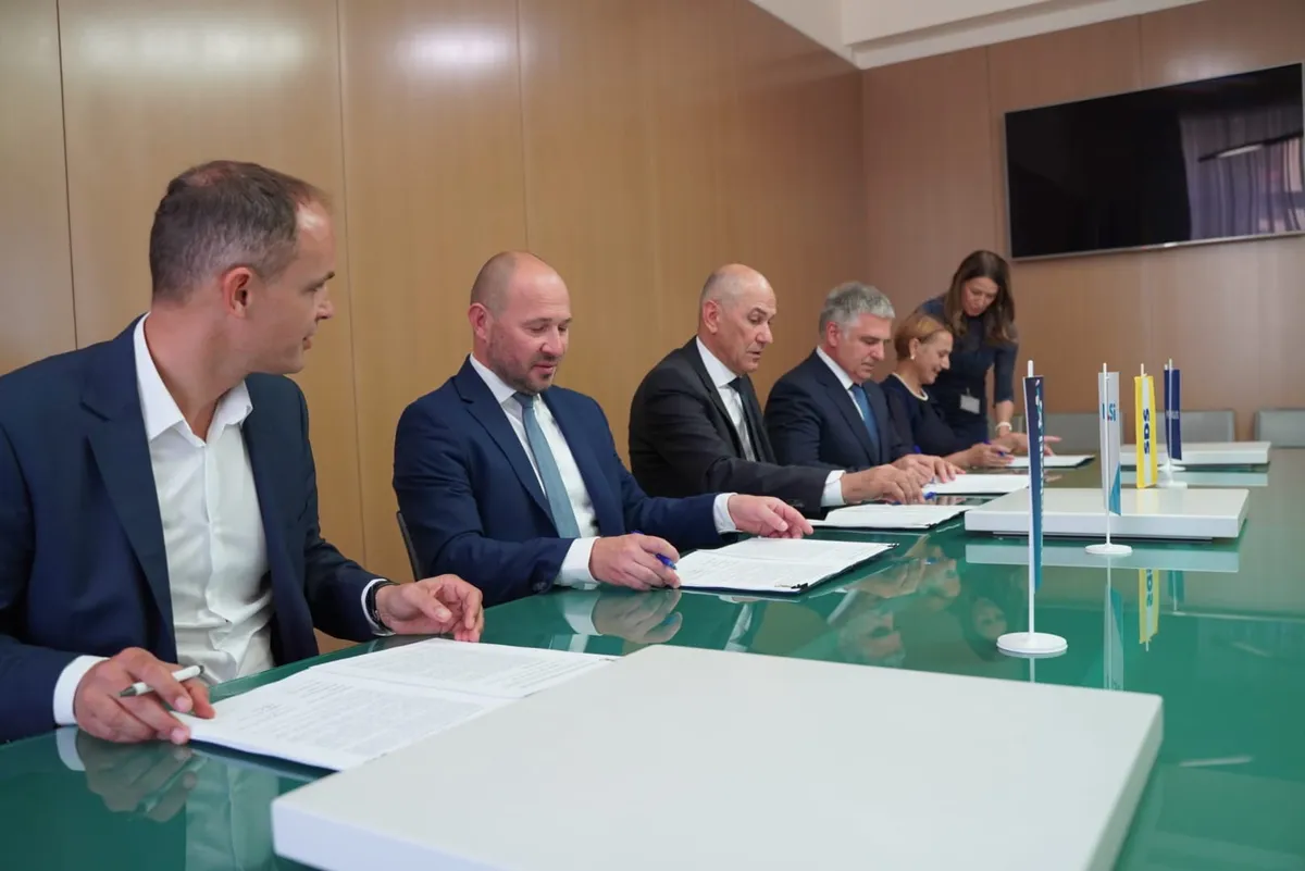Kaj piše v koalicijski pogodbi, ki so jo podpisali prvaki strank nove Janševe koalicije