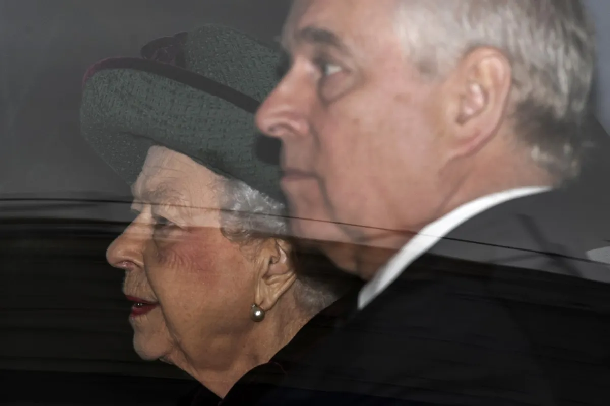 Kako je pokojna kraljica Elizabeta pri britanski vladi "lobirala" za princa Andrewa
