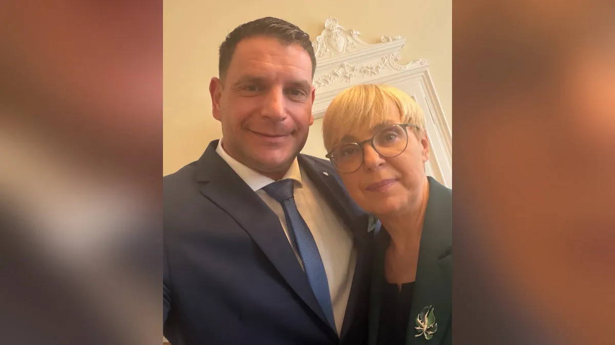 Za mizo skupaj sedla Nataša Pirc Musar in Zoran Stevanović. O čem sta govorila?