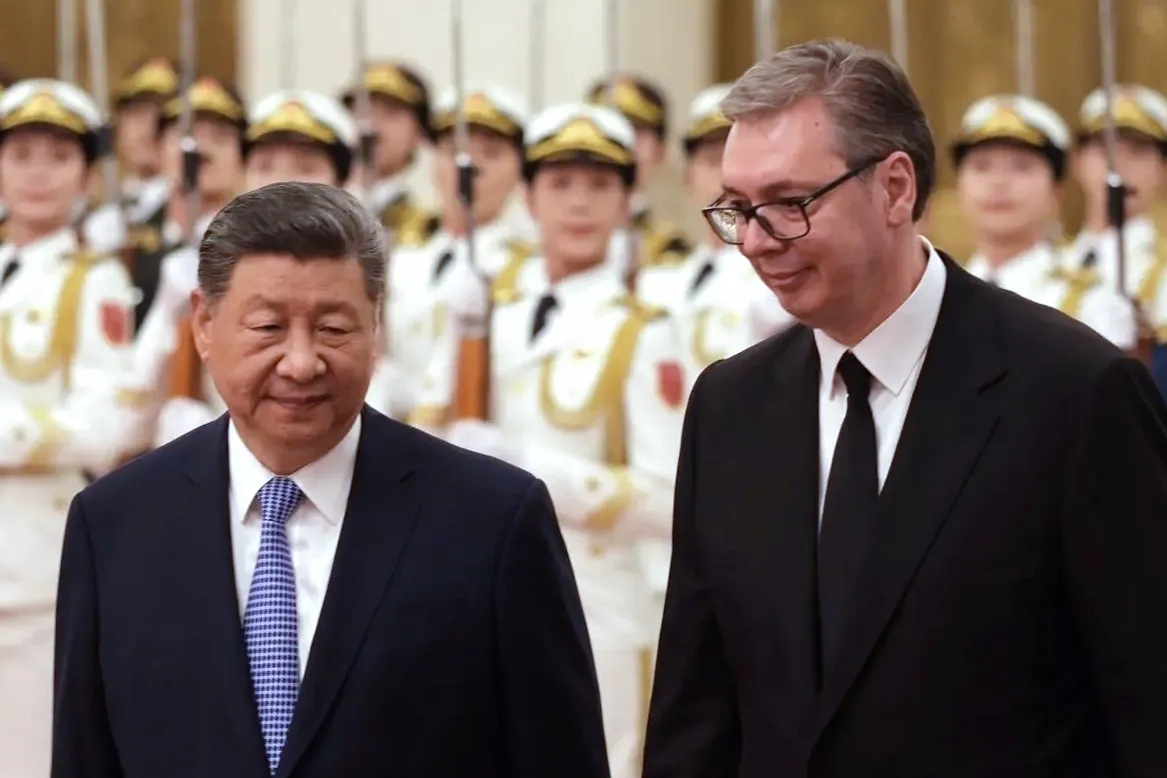 V Pekingu Vučić in Ši napovedujeta novo poglavje strateškega partnerstva med državama