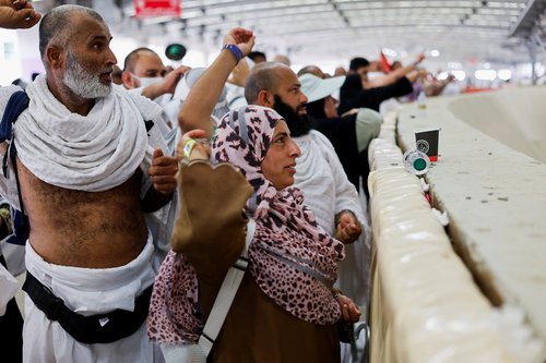 Muslimanski verniki v Savdski Arabiji simbolno kamenjali hudiča