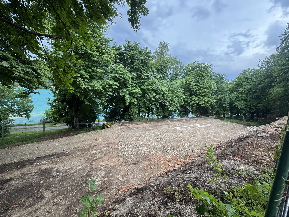 Na Bledu porušili legendarno vilo (FOTO&VIDEO)