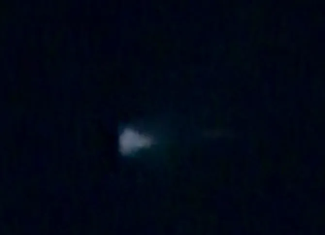 Nenavaden svetlobni pojav na našem nebu. Astrofizik pojasnjuje, za kaj bi lahko šlo