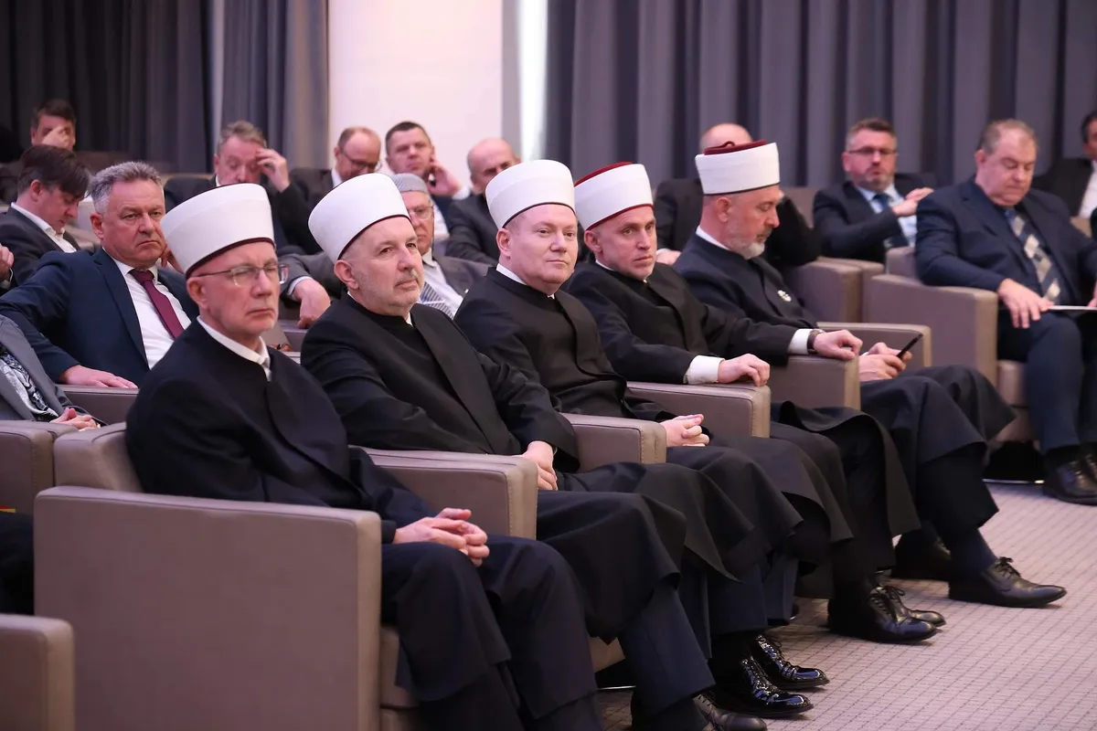 Med kandidati za verskega poglavarja muslimanov omenjajo muftija, ki ga dobro poznamo v Sloveniji