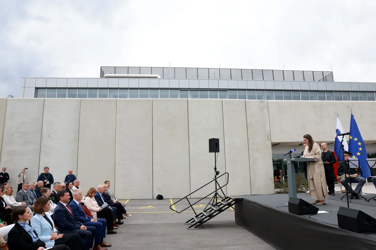 V Dobrunjah uradno odprli nov moški zapor: "To, kar vidimo, ni razkošje"