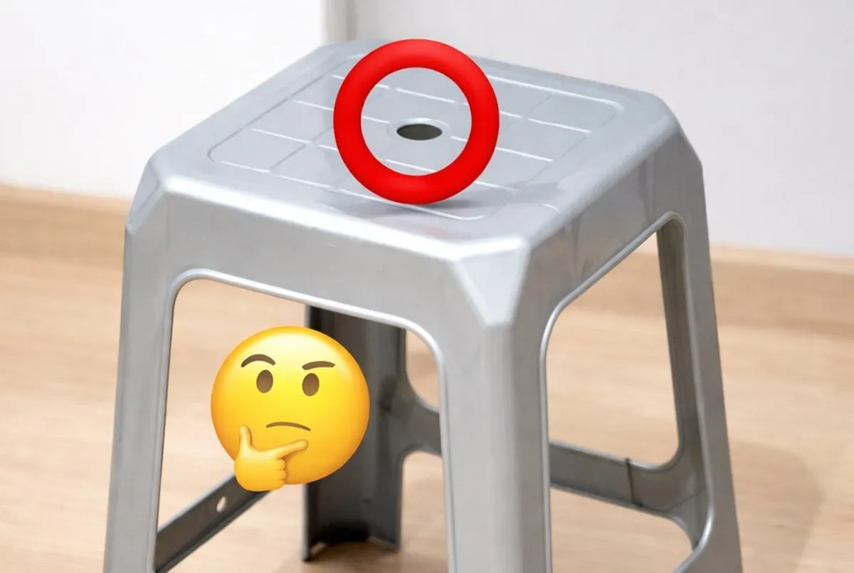 Splet se sprašuje, čemu služi luknja na plastičnem stolu. Odgovor postal viralen