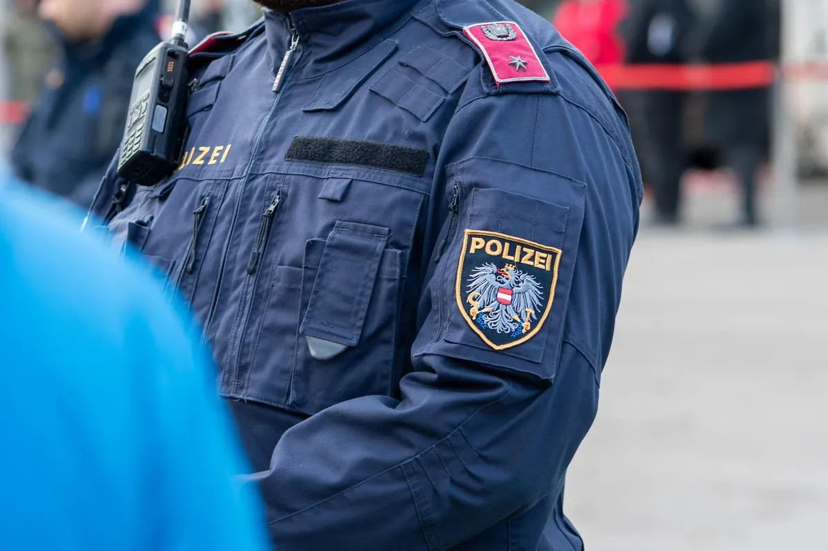 Dunajčan pred policistom "spustil golobčka". Kazen: 300 evrov