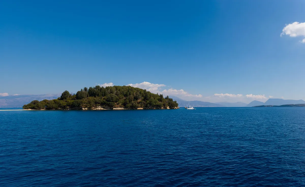Ribiči v Grčiji našli vodni dron, sedaj ga preiskuje vojska