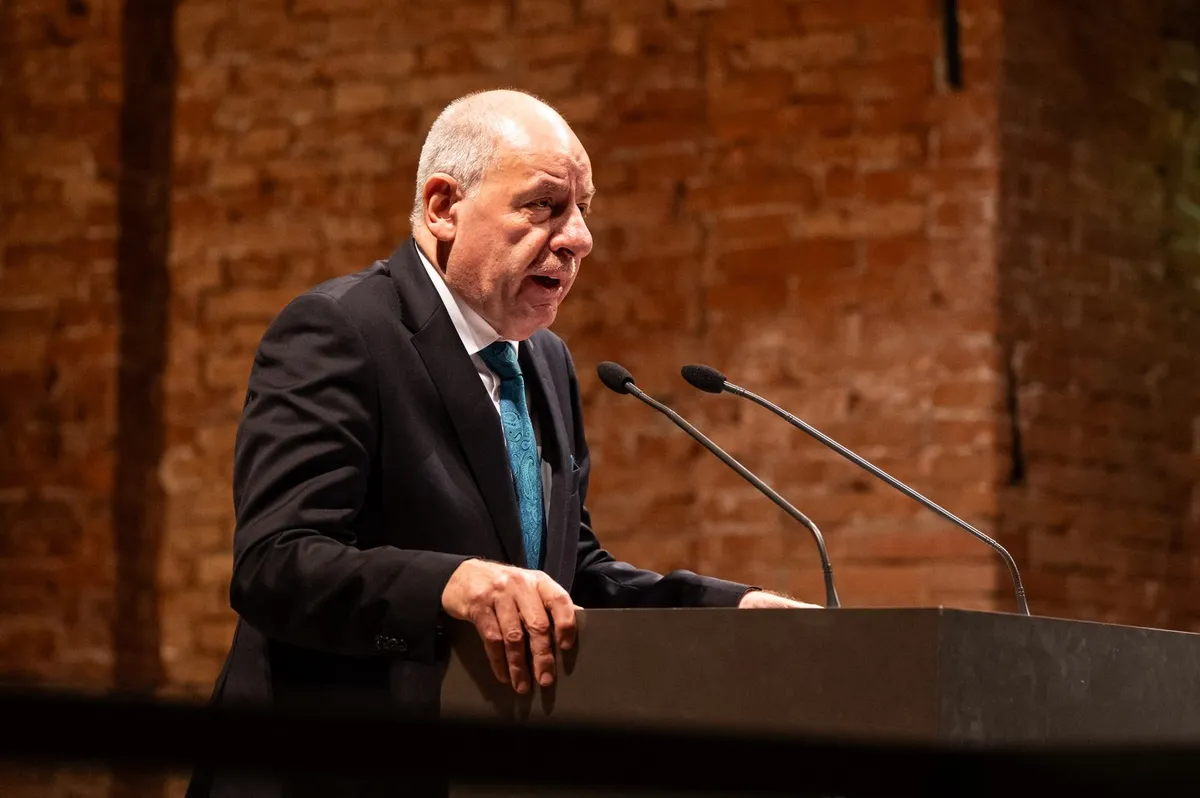 Madžarska vlada napovedala spremembo ustave za razrešitev predsednika države
