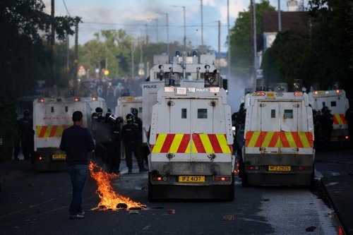 Novi izgredi v Belfastu