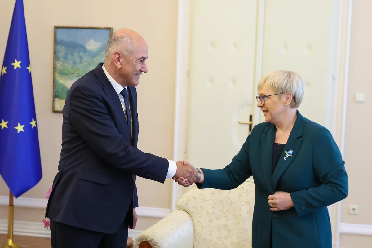 V ŽIVO: Premier Janša in nova vlada na sprejemu pri predsednici Pirc Musar