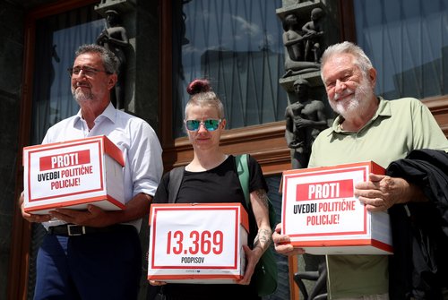 02.06.2026 Vložitev referendumske pobude o parlamentarni preiskavi Kaja Trebše, Franco Juri, Rastko Močnik