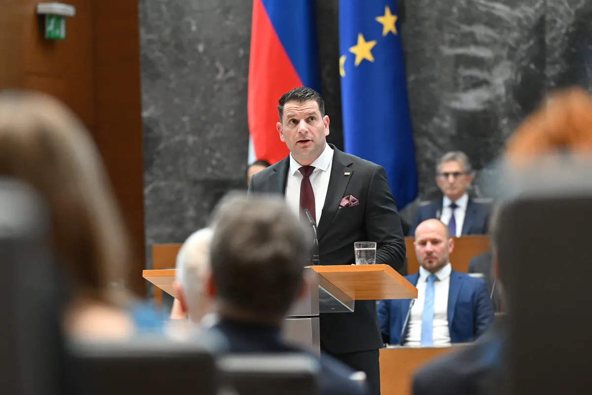 Stevanović: Nastopil je trenutek za dokončen konec ločevanja na "naše" in "vaše"