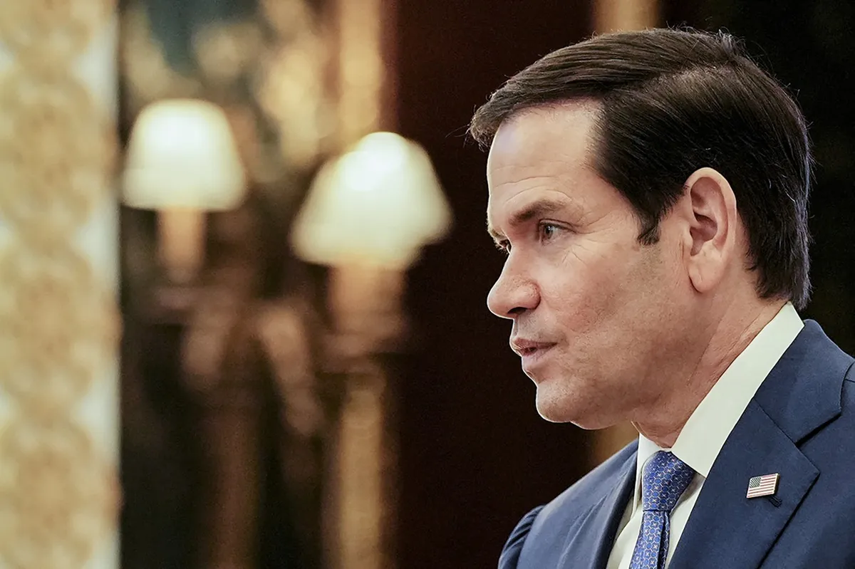 Rubio znova posvaril Iran pred zaračunavanjem za prečkanje Hormuške ožine