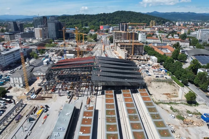 Dosežen pomemben mejnik: nova železniška postaja v Ljubljani že dobiva obrise