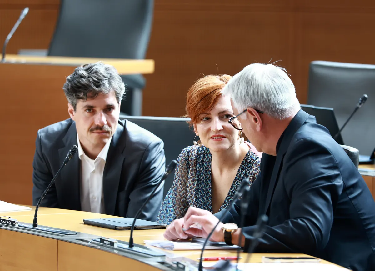 Prvi odzivi opozicije na partnerstvo, ki ga ponuja