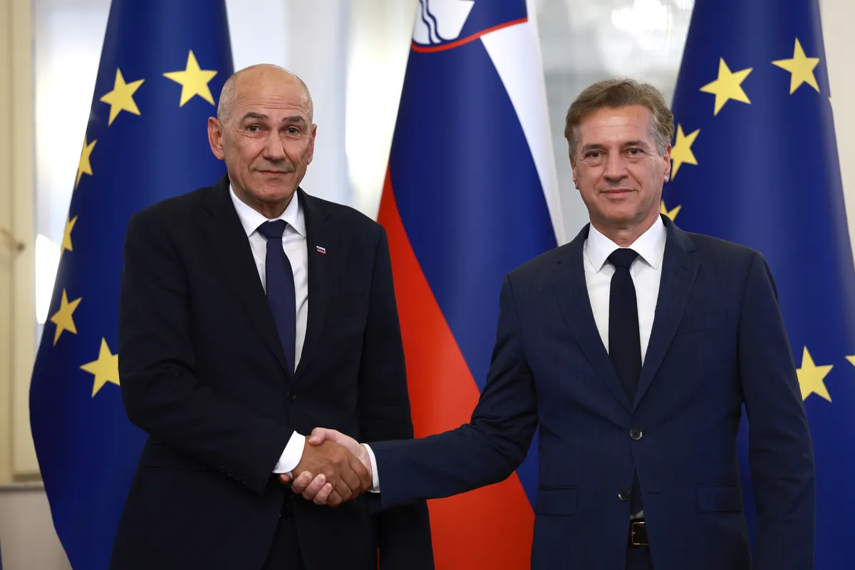 Janša toži Goloba. Katere izjave so ga vznemirile in kaj mu odgovarja prvak Svobode?
