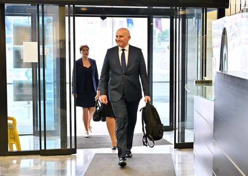 Borut Rončević, minister za izobraževanje