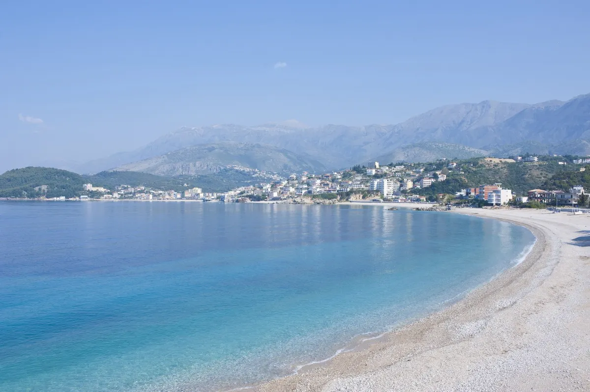 Evropski Maldivi? Država, ki navdušuje z nizkimi c