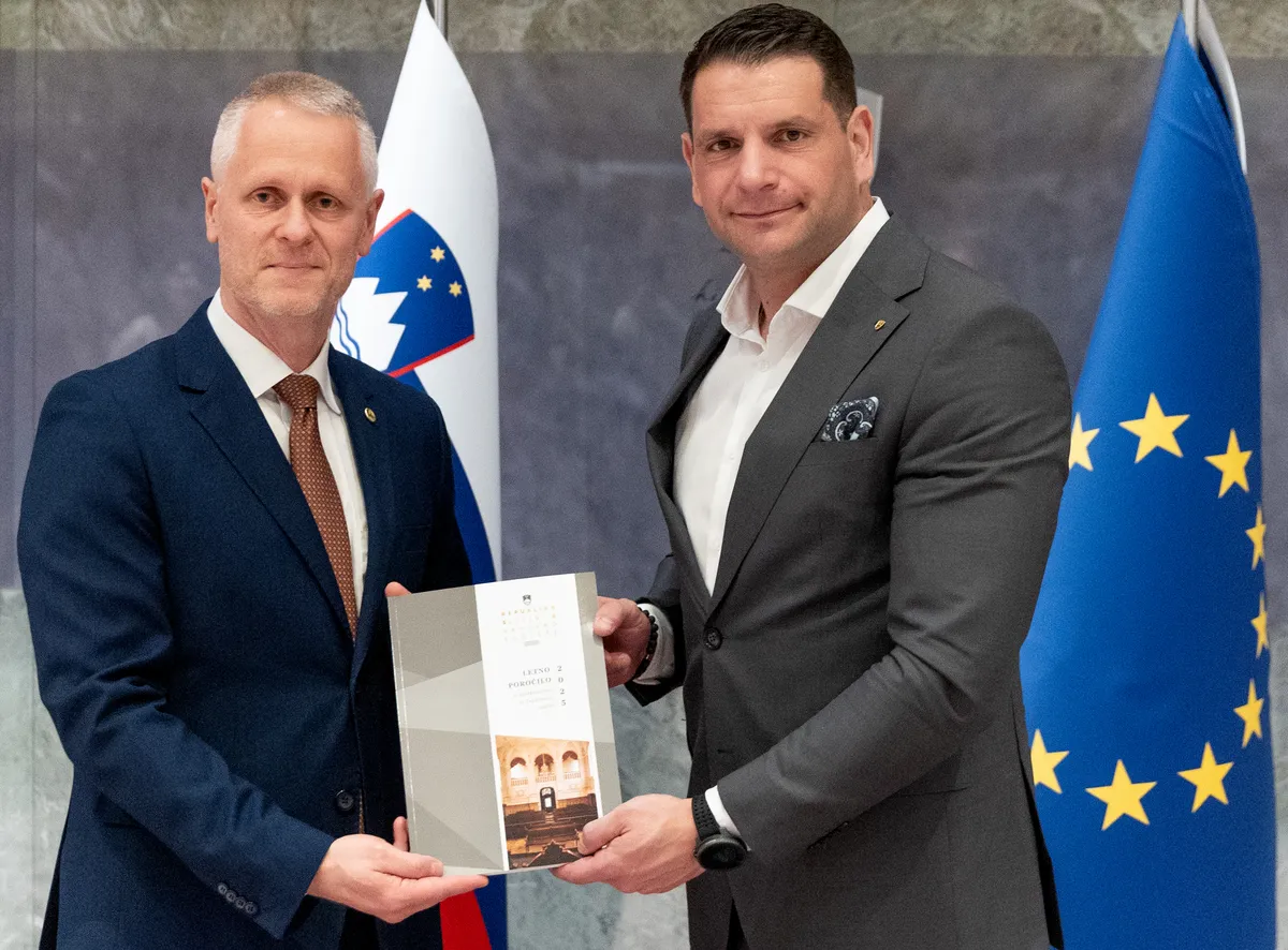 Predsednik vrhovnega sodišča Stevanoviću predal po