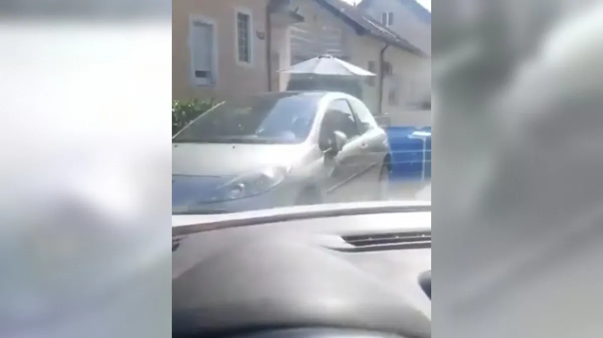So malo pretiravali? Bazen postavili kar na cesto