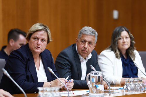 Jelka Godec, Janez Žakelj in Elena Zavadlav Ušaj