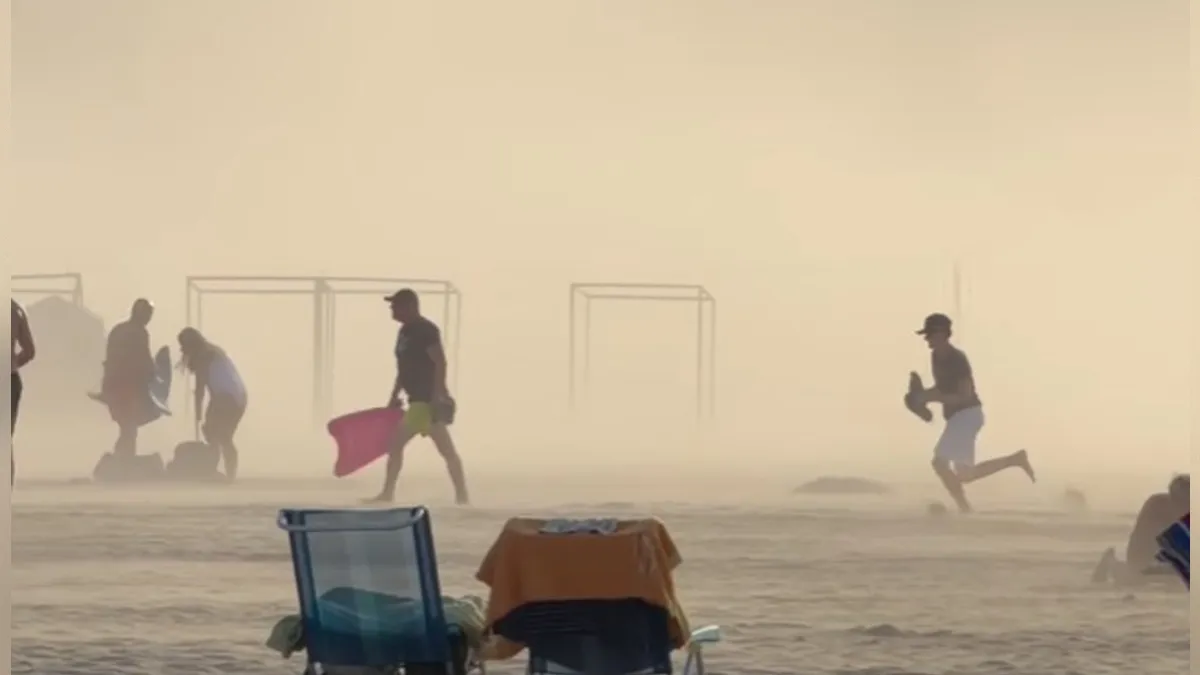 Nenavaden pojav na plaži presenetil kopalce, bežali so v paniki