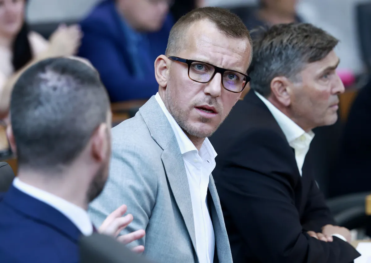 Po novi aferi poslanca Resnice: "Stopnja politične kulture je na zelo konkretni preizkušnji"