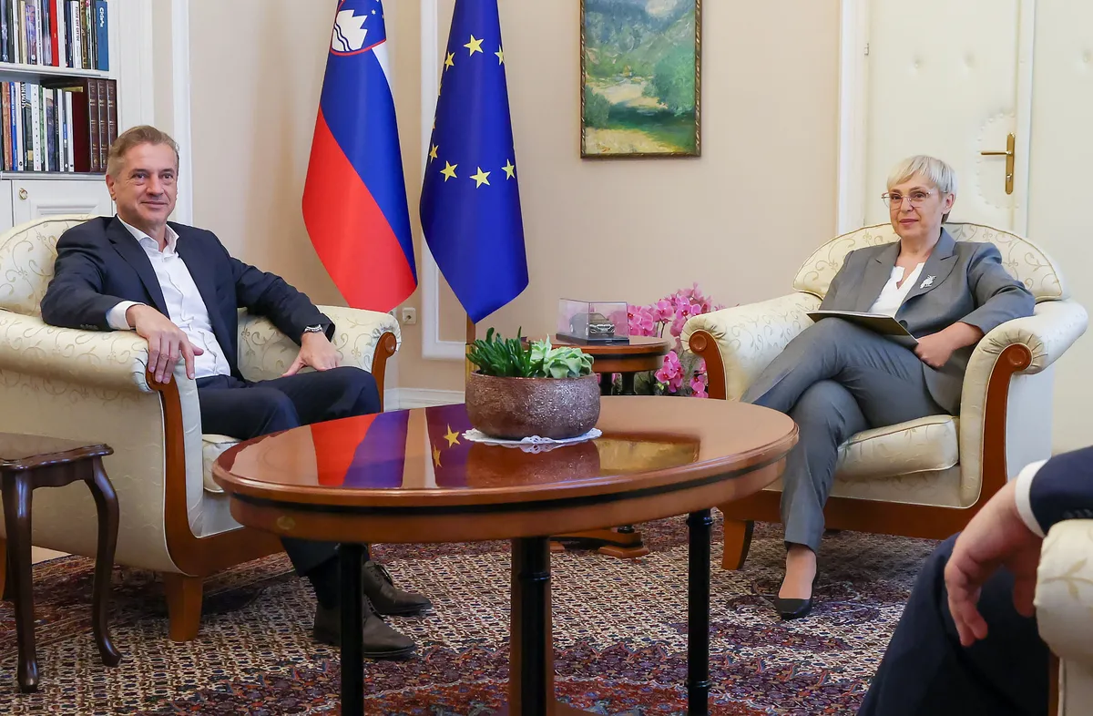 Golob opozoril Pirc Musar na kršenje ustavnega reda v parlamentu
