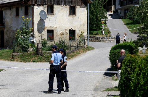 Moški ustrelil nekdanjo ženo v Moravčah.
